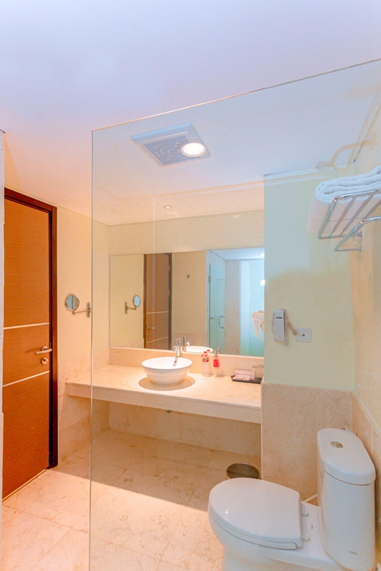 Claro Hotel Kendari Exterior foto