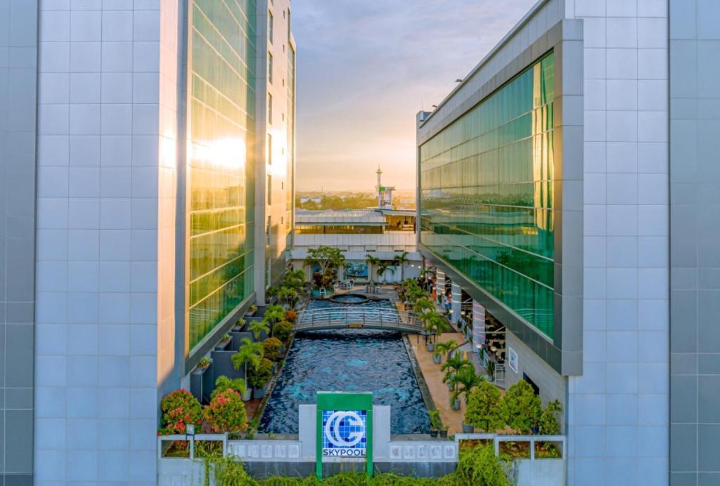 Claro Hotel Kendari Exterior foto