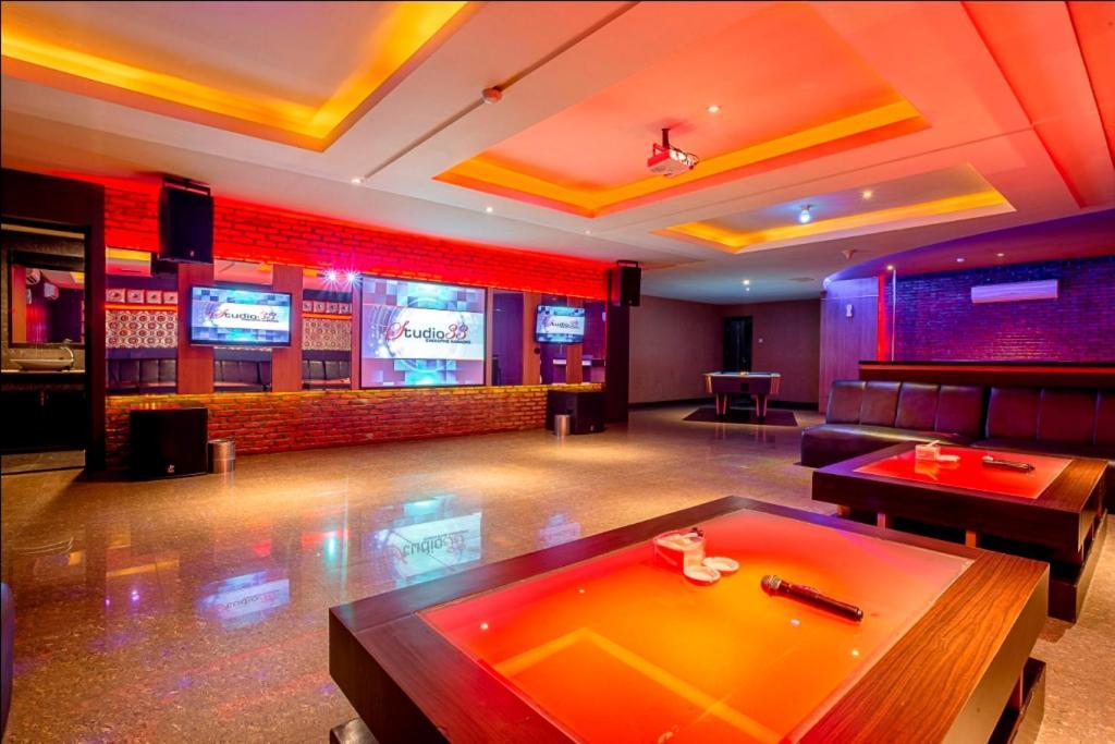 Claro Hotel Kendari Exterior foto