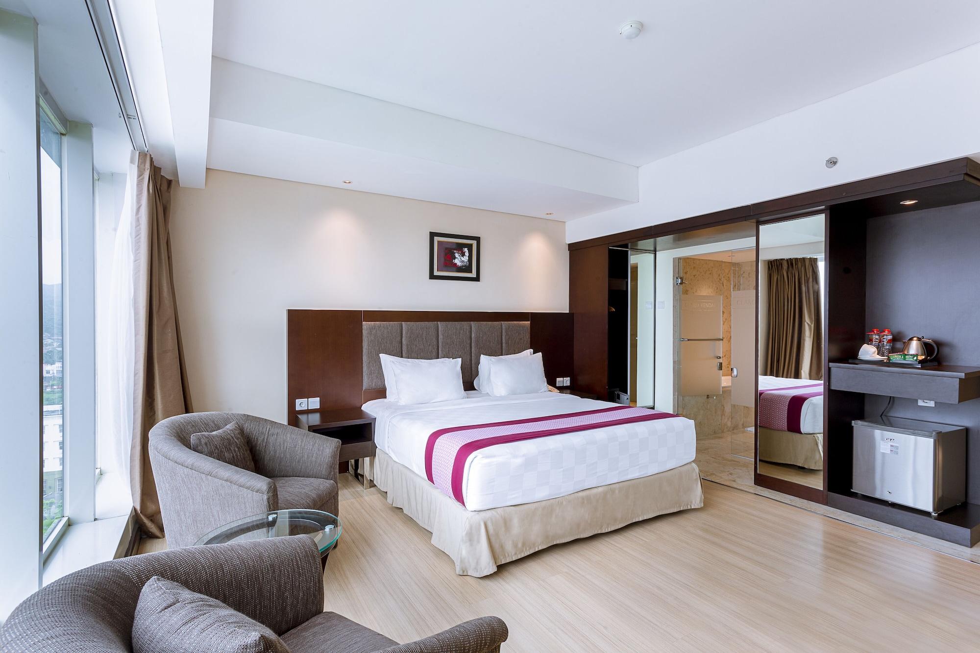 Claro Hotel Kendari Exterior foto