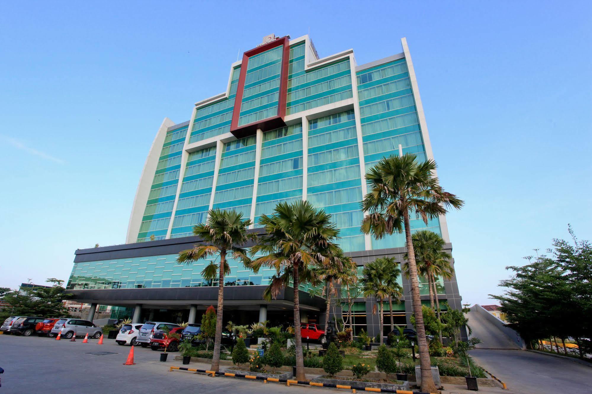 Claro Hotel Kendari Exterior foto